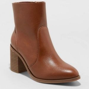 Universal Thread Cleo Ankle Booties